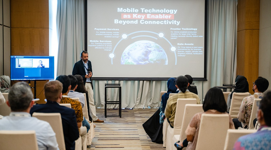 Dulip illustrating how mobile technology serves as an enabler for climate actions
